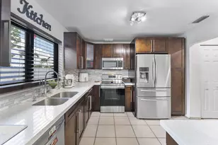 400 NW 98th Ave, Pembroke Pines, FL 33024 - Photo 13