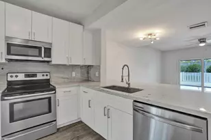 9913 NW 57th Manor, Coral Springs, FL 33076 - Photo 5