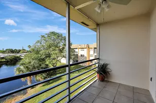 8225 Sunrise Lakes Blvd, Sunrise, FL 33322 - Photo 31