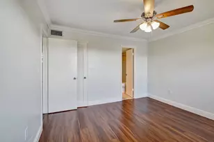 8225 Sunrise Lakes Blvd, Sunrise, FL 33322 - Photo 23