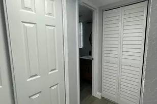 110 SE 7th St, Hallandale Beach, FL 33009 - Photo 9