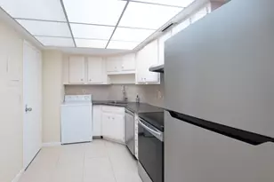 2400 Presidential Way, West Palm Beach, FL 33401 - Photo 19