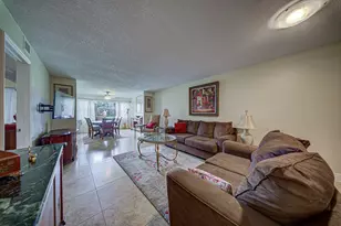 7650 Tahiti Ln, Lake Worth, FL 33467 - Photo 5