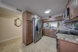 7650 Tahiti Ln, Lake Worth, FL 33467 - Photo 11