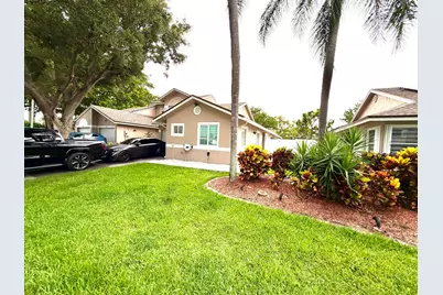 4929 W Lakes Drive, Deerfield Beach, FL 33442 - Photo 23