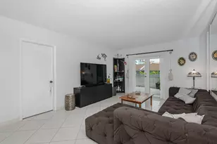 320 S Surf Rd, Hollywood, FL 33019 - Photo 9