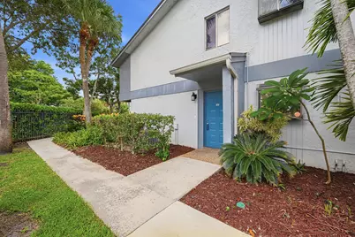 2753 S Oakland Forest Drive #102, Oakland Park, FL 33309 - Photo 5