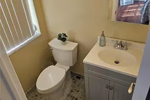 2260 NE 67th St, Fort Lauderdale, FL 33308 - Photo 9