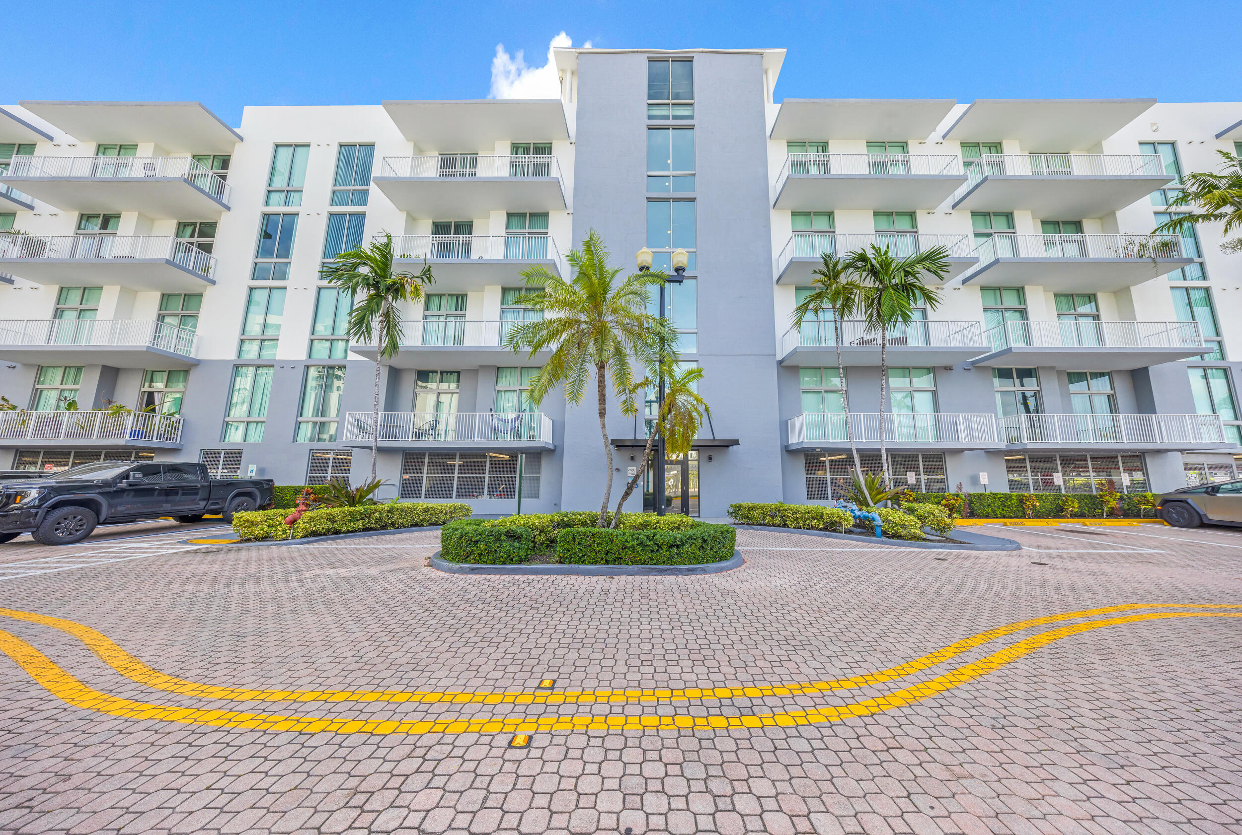 2100 Van Buren St #206 - 2100 Van Buren St #206, Hollywood, FL 33020 Luxury Property | Jose Angel Pina