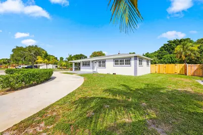 1100 7th Street, Lake Park, FL 33403 - Photo 3