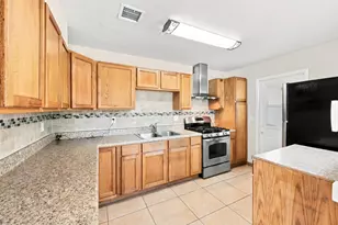 1100 7th St, Lake Park, FL 33403 - Photo 17