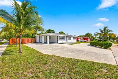 1100 7th Street, Lake Park, FL 33403 - Photo 1