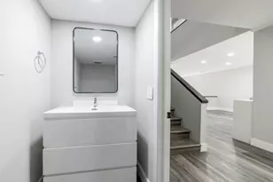 2517 Presidential Way, West Palm Beach, FL 33401 - Photo 9