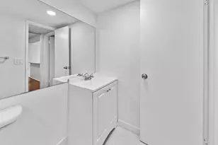 2540 Boundbrook Blvd, Palm Springs, FL 33406 - Photo 31