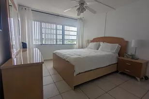 220 Kings Point Dr, Sunny Isles Beach, FL 33160 - Photo 9