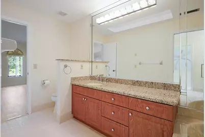7003 Golf Pointe Circle, Tamarac, FL 33321 - Photo 23