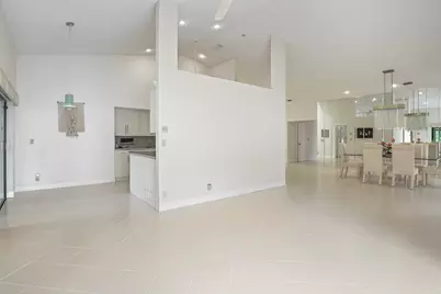 7003 Golf Pointe Circle, Tamarac, FL 33321 - Photo 7