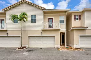91 Palm Ln, Royal Palm Beach, FL 33411 - Photo 1