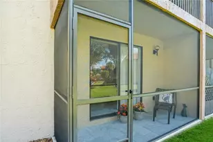21915 Lake Forest Cir, Boca Raton, FL 33433 - Photo 23