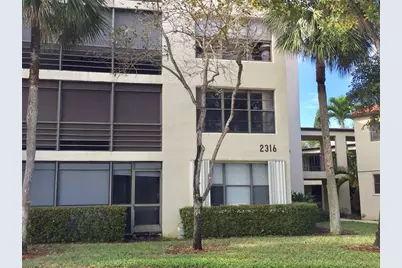 2316 S Cypress Bend Drive #220, Pompano Beach, FL 33069 - Photo 5
