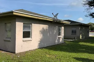 438 N 15th St, Fort Pierce, FL 34950 - Photo 5