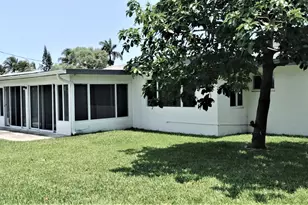 2145 NE 4th Ct, Boca Raton, FL 33431 - Photo 11