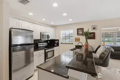 1172 S Drive Circle #B, Delray Beach, FL 33445 - Photo 5