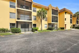 490 NW 20th St, Boca Raton, FL 33431 - Photo 1