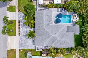 765 Lagoon Dr, North Palm Beach, FL 33408 - Photo 3