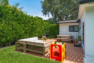 739 NW 6th St, Boca Raton, FL 33486 - Photo 9