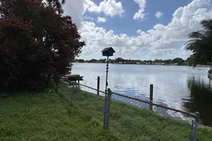 2180 NW 93rd Ave, Pembroke Pines, FL 33024 - Photo 21