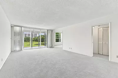 555 Oaks Lane #303, Pompano Beach, FL 33069 - Photo 11