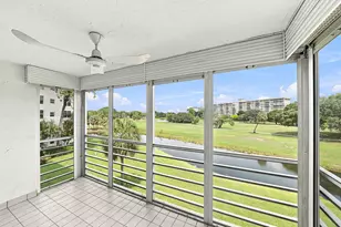 555 Oaks Ln, Pompano Beach, FL 33069 - Photo 5