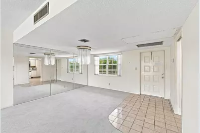 555 Oaks Lane #303, Pompano Beach, FL 33069 - Photo 5