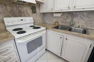 5 Suffolk A, Boca Raton, FL 33434 - Photo 3