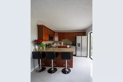2245 White Pine Circle #D, Greenacres, FL 33415 - Photo 3