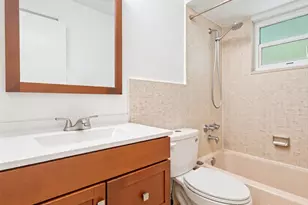 1680 NE 34th Ln, Oakland Park, FL 33334 - Photo 15
