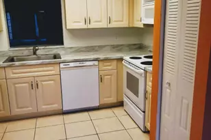 1060 NW 80th Ave, Margate, FL 33063 - Photo 13