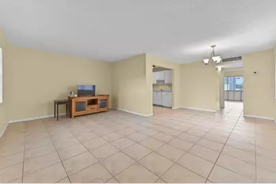 887 Normandy S, Delray Beach, FL 33484 - Photo 3