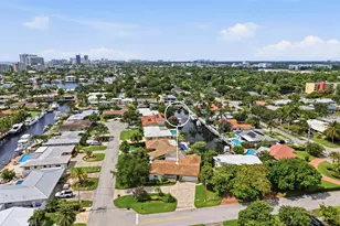 2690 NE 11th St, Pompano Beach, FL 33062 - Photo 9