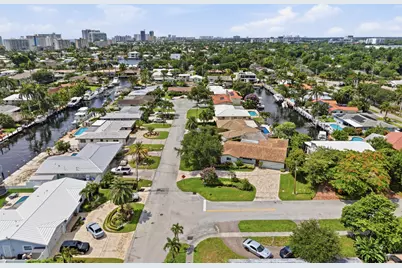 2690 NE 11th Street, Pompano Beach, FL 33062 - Photo 17