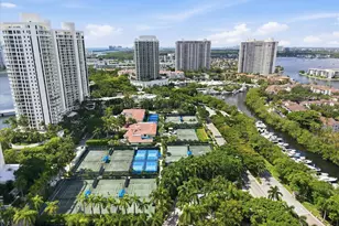 7000 W Island Blvd, Aventura, FL 33160 - Photo 57