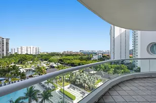 7000 W Island Blvd, Aventura, FL 33160 - Photo 7