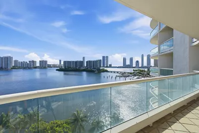 7000 W Island Boulevard #907, Aventura, FL 33160 - Photo 3