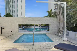 7000 W Island Blvd, Aventura, FL 33160 - Photo 39
