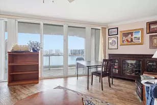 7000 W Island Blvd, Aventura, FL 33160 - Photo 15