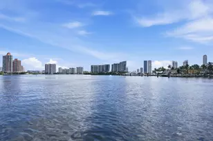 7000 W Island Blvd, Aventura, FL 33160 - Photo 43