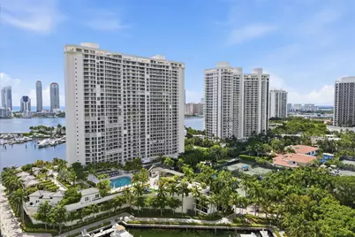 7000 W Island Boulevard #907, Aventura, FL 33160 - Photo 43