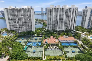 7000 W Island Blvd, Aventura, FL 33160 - Photo 55