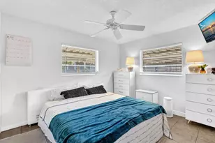 560-564 NE 35th St, Oakland Park, FL 33334 - Photo 13
